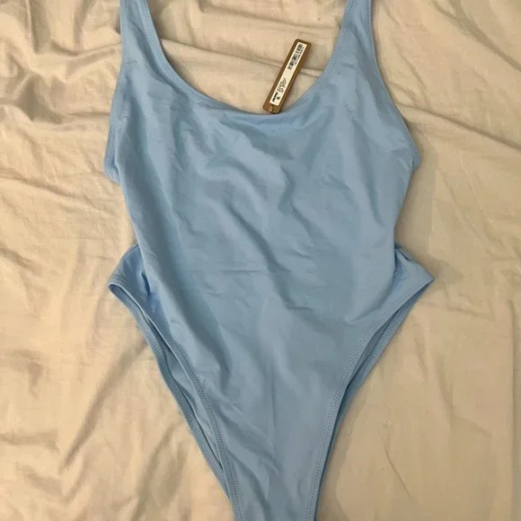 RARE-NWT SKIMS IRIS SCOOP NECK ONE PIECE - Picture 4 of 4